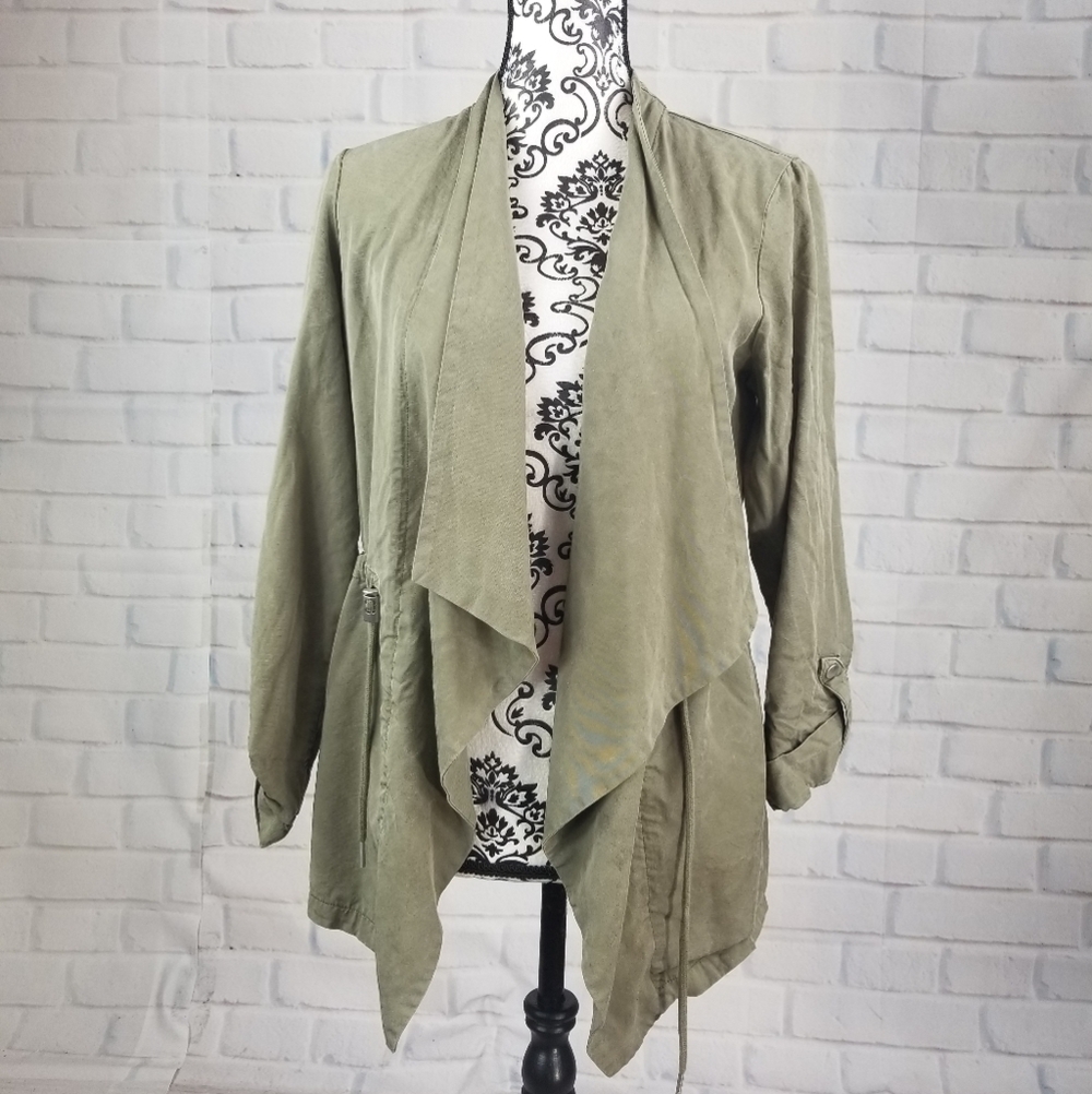 Carolina Belle size m open front tab sleeve jacket